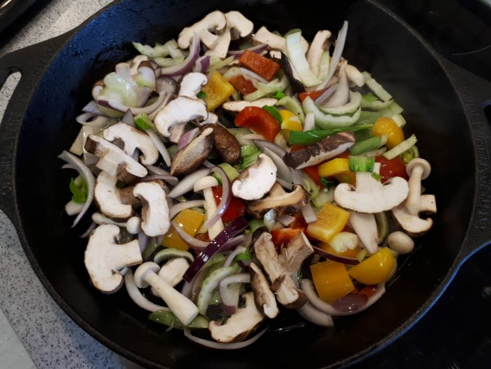 Gemuese-in-Pfanne