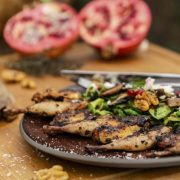 Marinierte Wachtelkeulen und Brüste mit leckerem Feldsalat