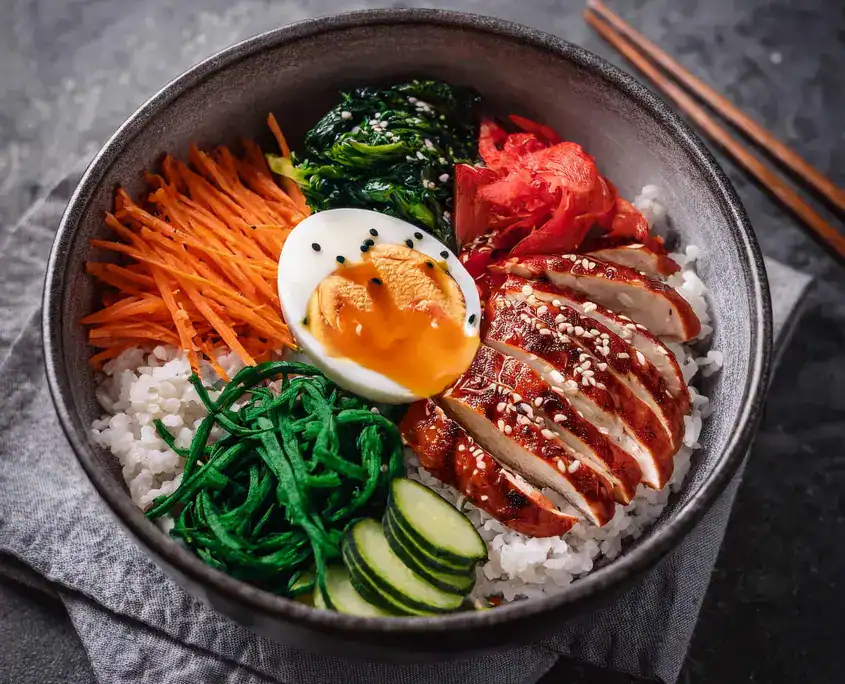 Asian Bowl mit Ei & Gemüse