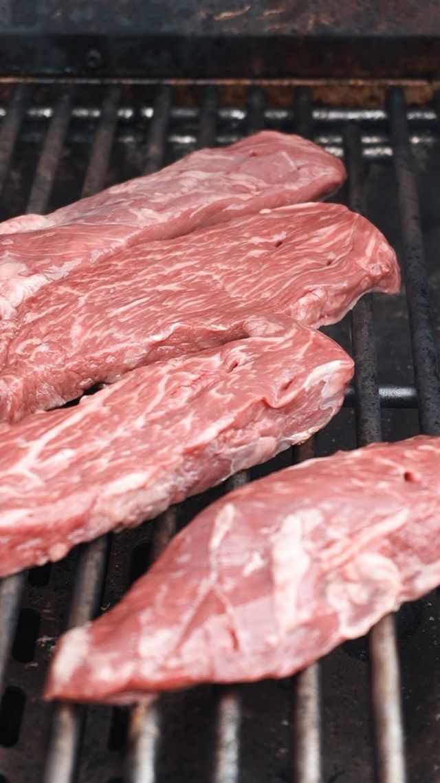 Ein Cut der bei uns wirklich immer geht: Tab Steaks.
•
#doncarne #nurdasbestefleisch
•
#fleisch #fleischonlinekaufen #kochen #grillen #küche #inspiration #rezept #essen #food #meatlove #meat #düsseldorf #steak #roastbeef #rind #foodporn #tabsteaks