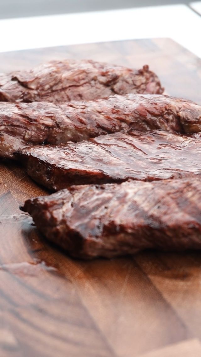 Welchen Grill nutzt ihr?
•
#doncarne #nurdasbestefleisch
•
#fleisch #fleischonlinekaufen #kochen #grillen #küche #inspiration #rezept #essen #food #meatlove #meat #düsseldorf #steak #roastbeef #rind #foodporn