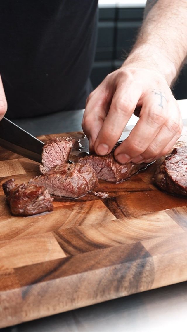 Was kommt bei euch am Wochenende auf den Grill? Oder seid ihr schon auf die Küche umgestiegen?
•
#doncarne #nurdasbestefleisch
•
#fleisch #fleischonlinekaufen #kochen #grillen #küche #inspiration #rezept #essen #food #meatlove #meat #düsseldorf #steak #roastbeef #rind #foodporn