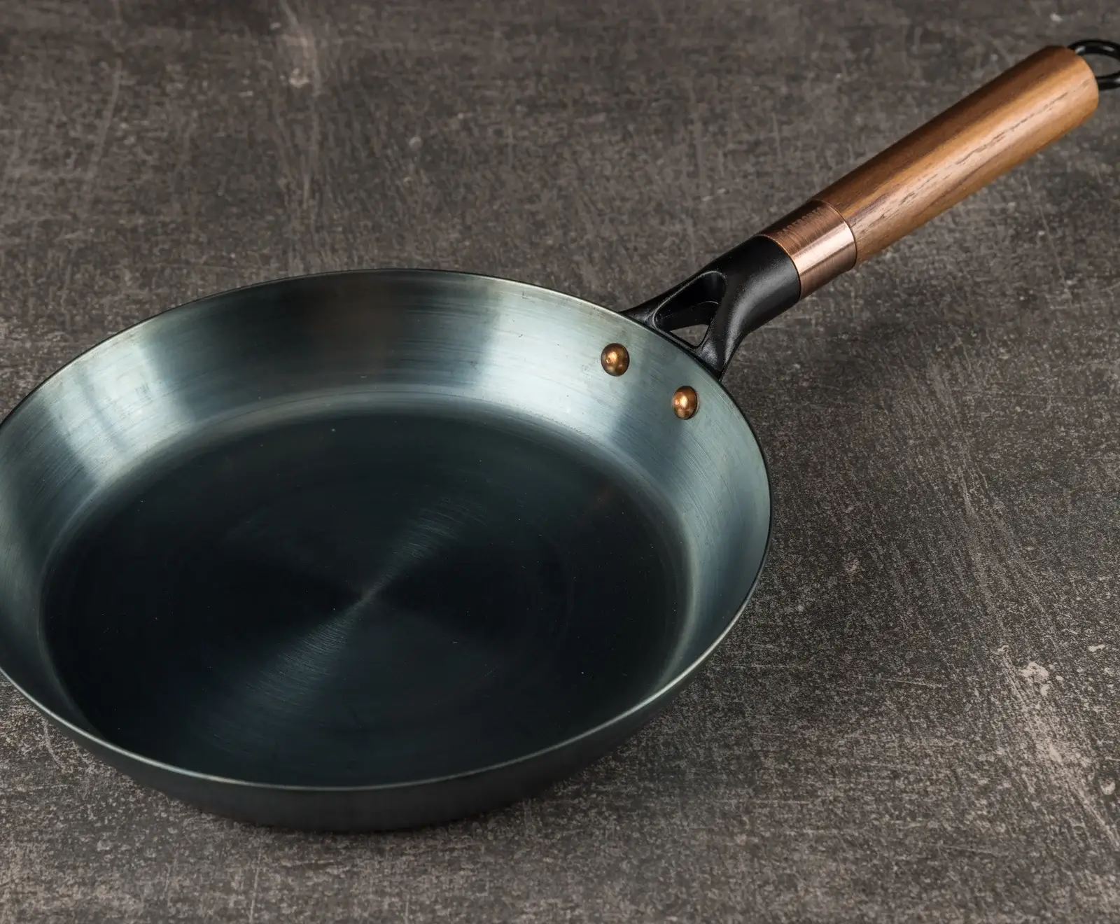 Barebones Blue Carbon Steel Skillet 9"