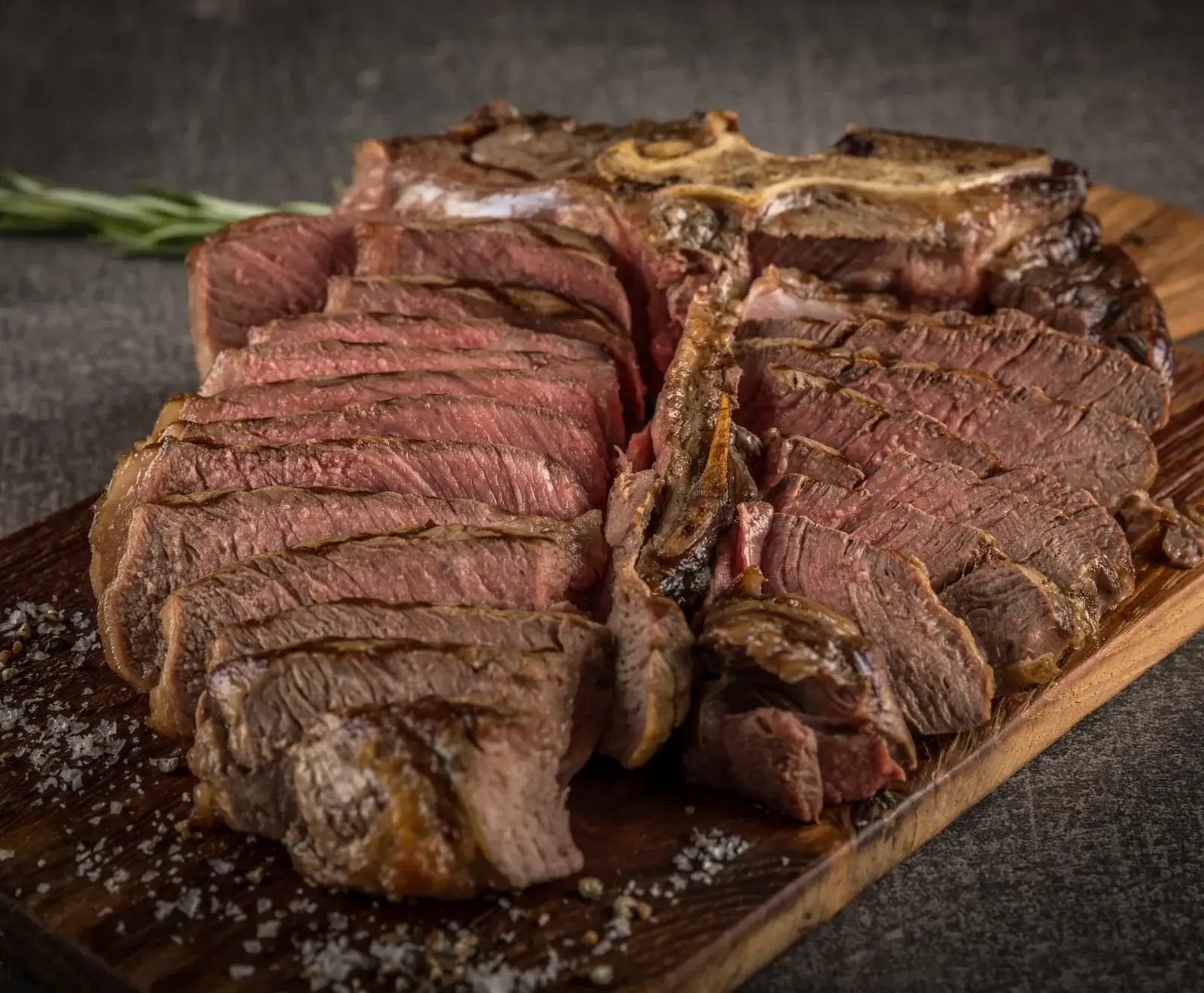 Deutsche Simmentaler Färse Dry Aged Porterhouse Steak